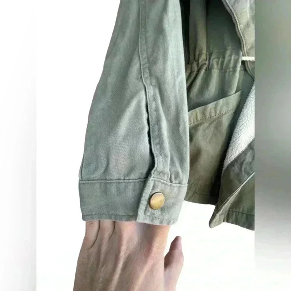 Unpublished women’s asymmetric fur fully lined navy green front pockets sz M - Picture 5 of 9